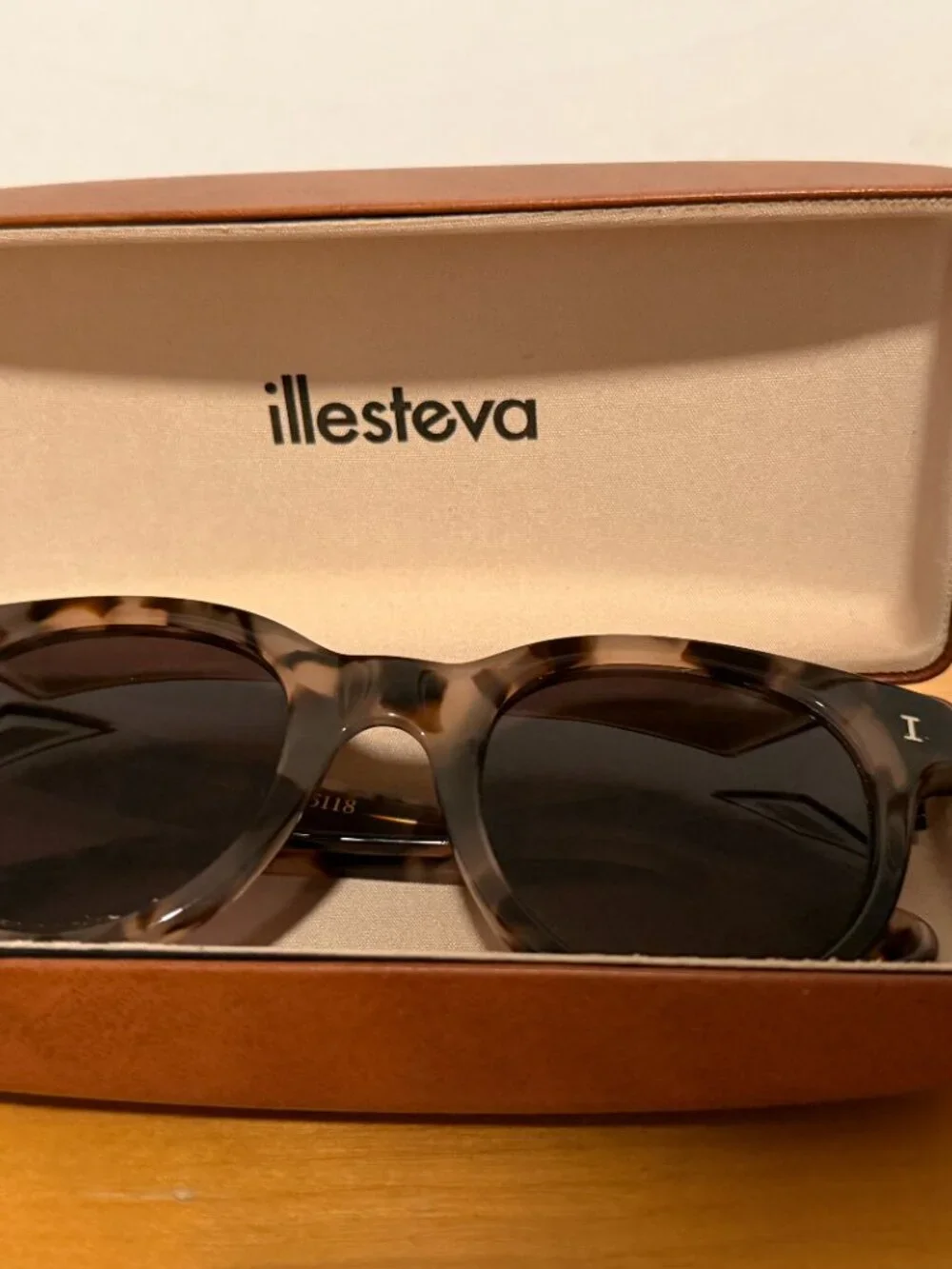 Illesteva Sicilia Tortoise Sunglasses C.11 – Handmade in Italy + Case